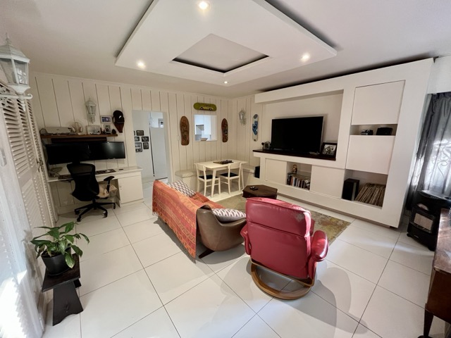 To Let 1 Bedroom Property for Rent in Green Point Western Cape